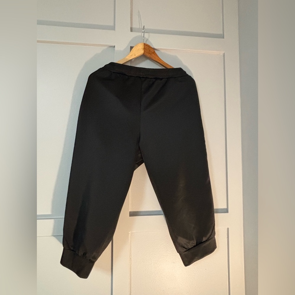 Mens Black Graphic Cropped Jogger shorts - Picture 6 of 10